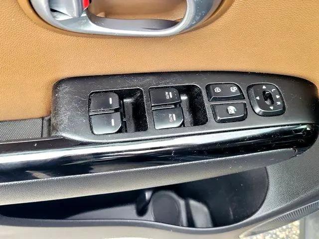 used 2016 Kia Soul car, priced at $9,900