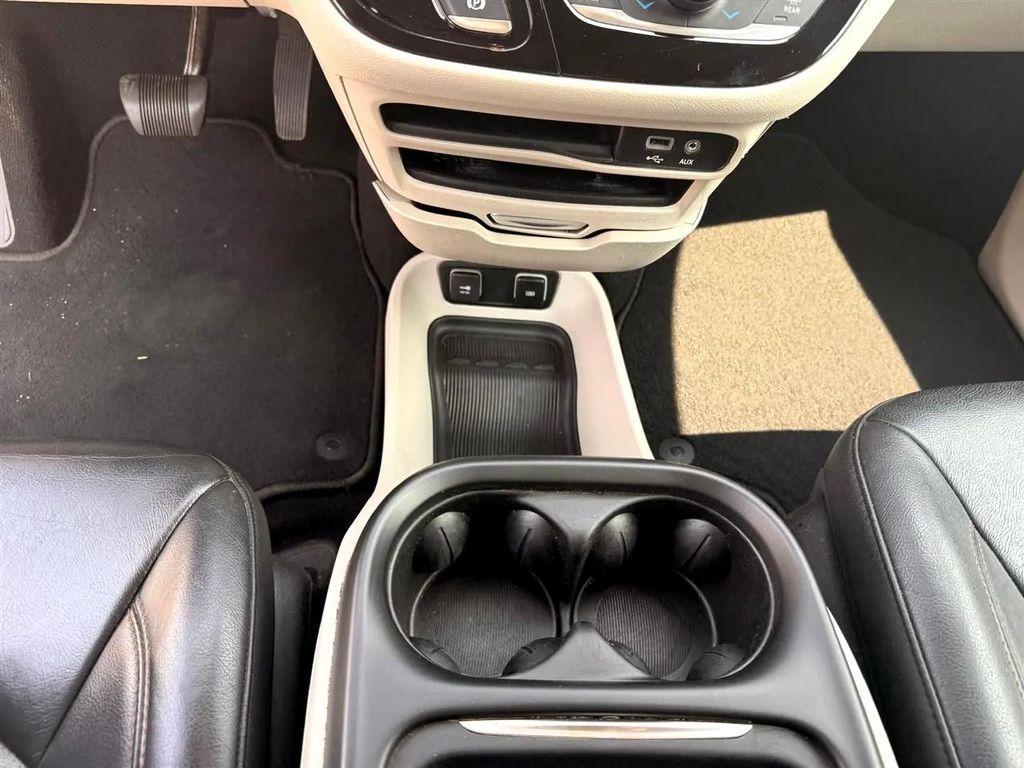 used 2020 Chrysler Pacifica car, priced at $24,900