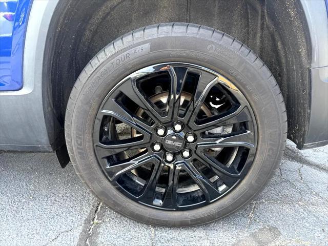 used 2023 GMC Acadia car, priced at $38,900