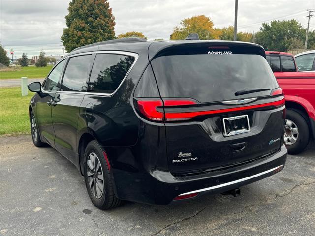 used 2021 Chrysler Pacifica Hybrid car, priced at $28,870