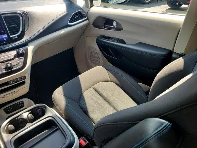 used 2021 Chrysler Pacifica Hybrid car, priced at $23,900