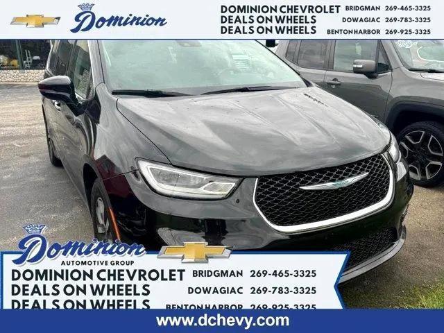 used 2021 Chrysler Pacifica Hybrid car, priced at $23,900