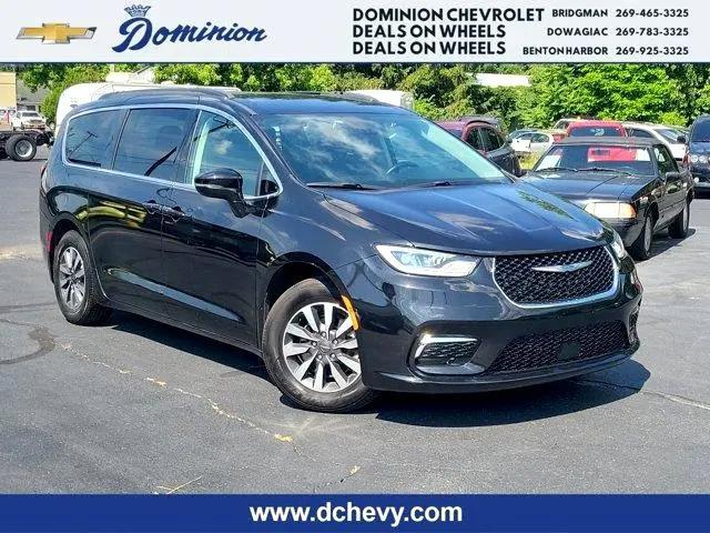 used 2021 Chrysler Pacifica Hybrid car, priced at $23,900