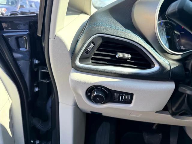 used 2021 Chrysler Pacifica Hybrid car, priced at $29,900