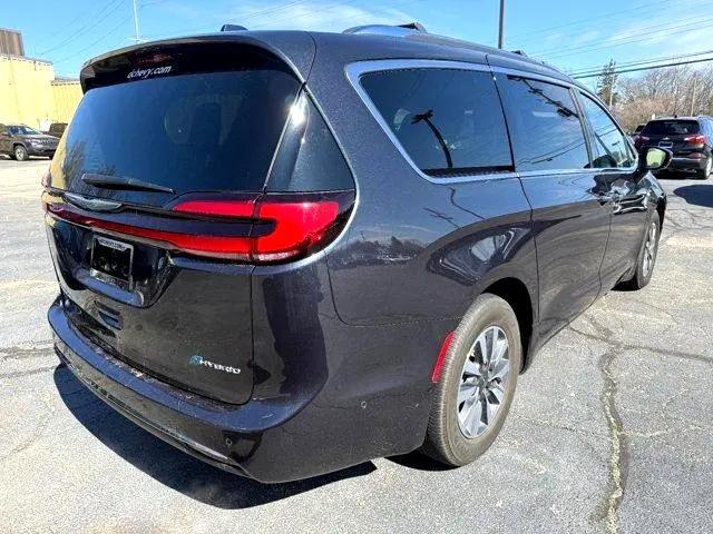 used 2021 Chrysler Pacifica Hybrid car, priced at $26,900