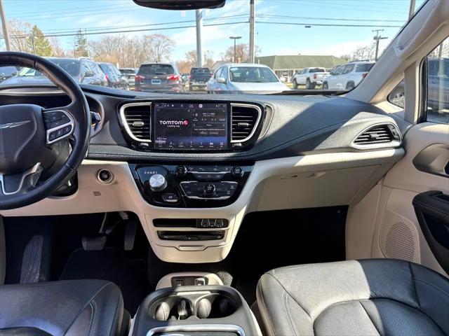 used 2021 Chrysler Pacifica Hybrid car, priced at $29,900