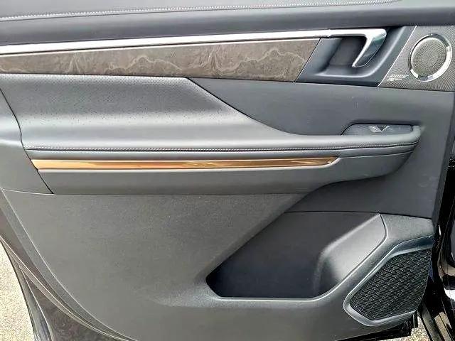 used 2025 Buick Enclave car, priced at $59,900