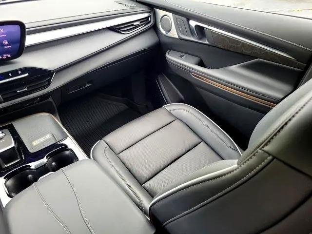 used 2025 Buick Enclave car, priced at $59,900
