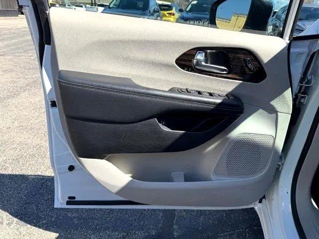 used 2023 Chrysler Pacifica Hybrid car, priced at $28,900