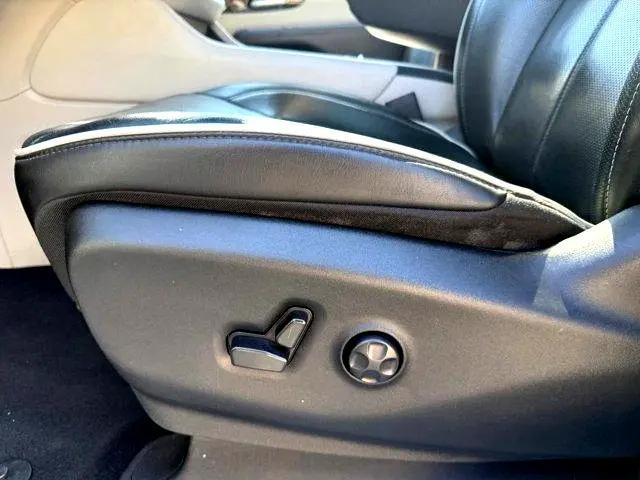 used 2023 Chrysler Pacifica Hybrid car, priced at $28,900