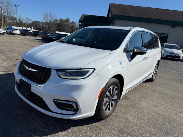 used 2023 Chrysler Pacifica Hybrid car, priced at $28,900