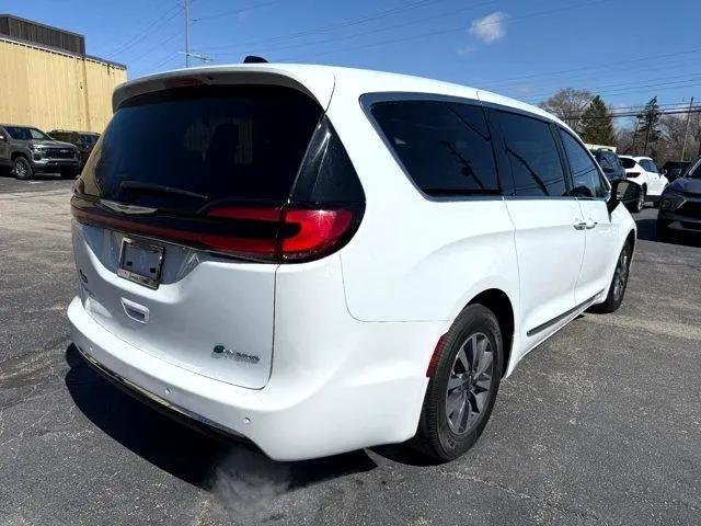 used 2023 Chrysler Pacifica Hybrid car, priced at $28,900