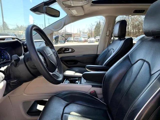 used 2023 Chrysler Pacifica Hybrid car, priced at $28,900