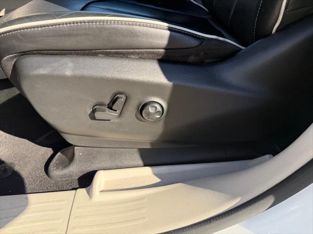 used 2023 Chrysler Pacifica Hybrid car, priced at $28,900