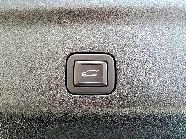 used 2024 Chevrolet Tahoe car, priced at $77,900