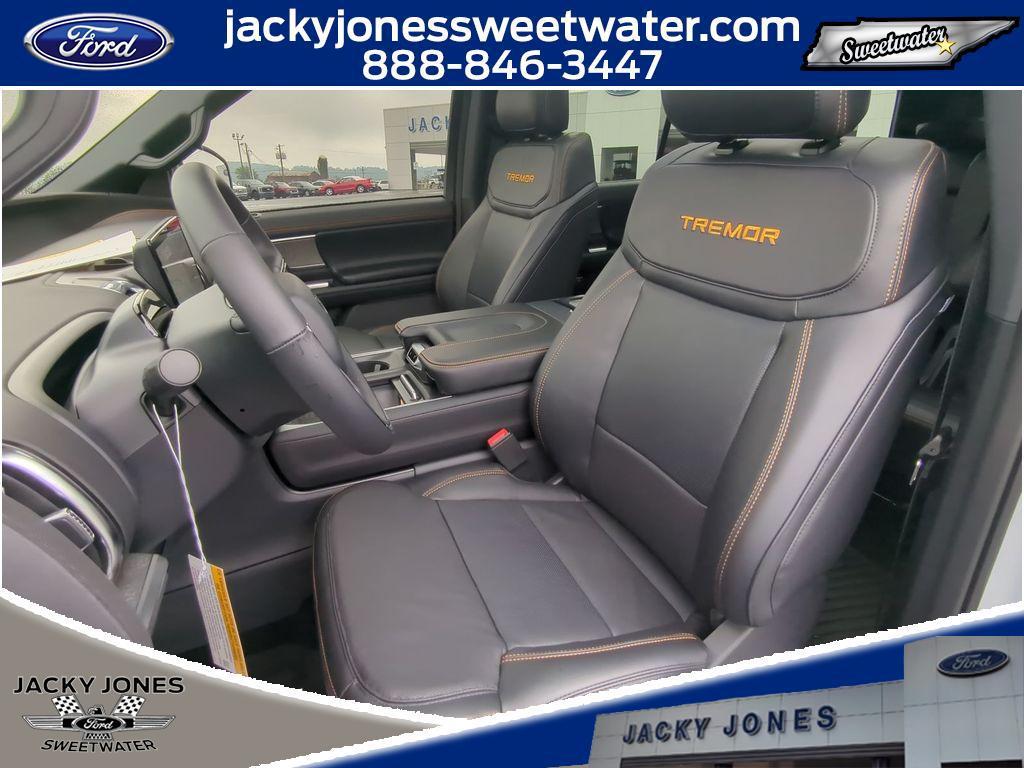 new 2025 Ford Expedition car, priced at $84,540