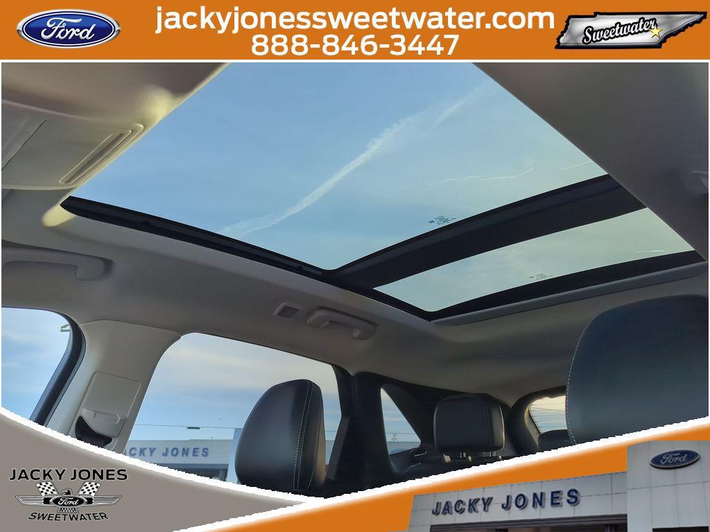 used 2022 Ford Escape car, priced at $23,654