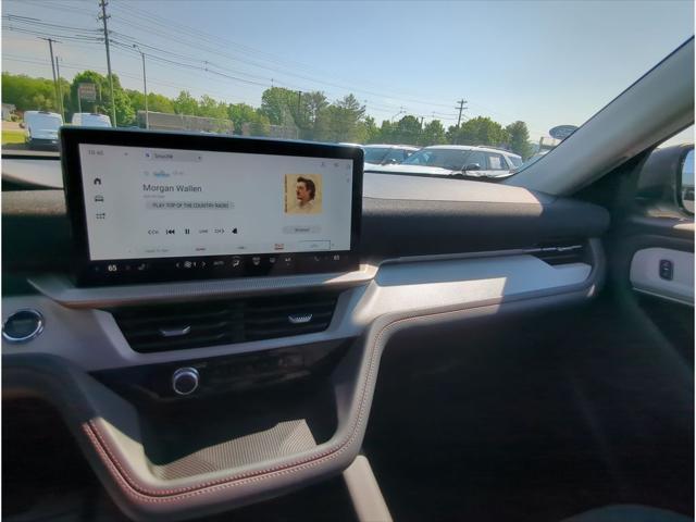 new 2025 Ford Explorer car, priced at $40,944