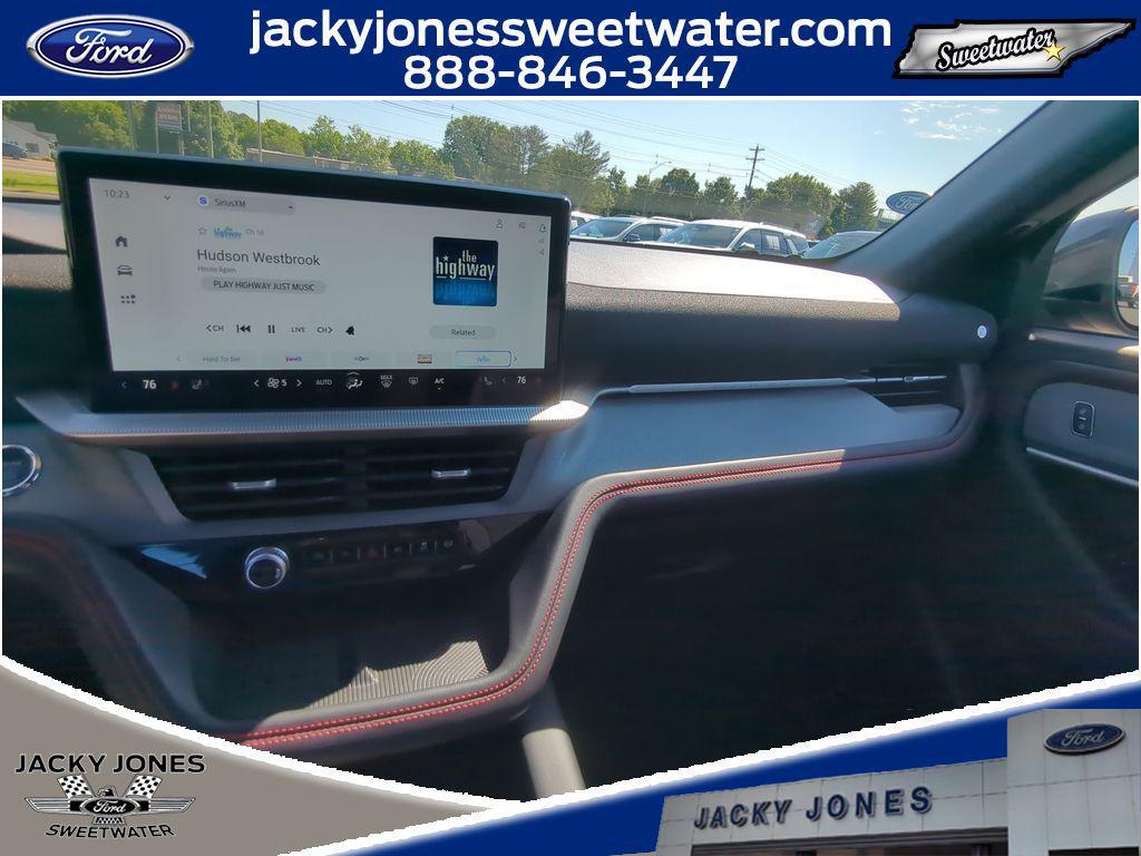new 2025 Ford Explorer car, priced at $49,960