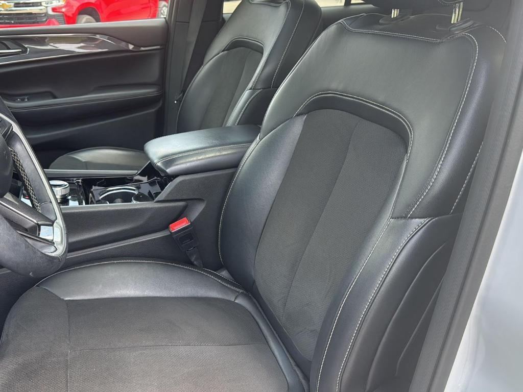 used 2022 Jeep Grand Cherokee car, priced at $32,827