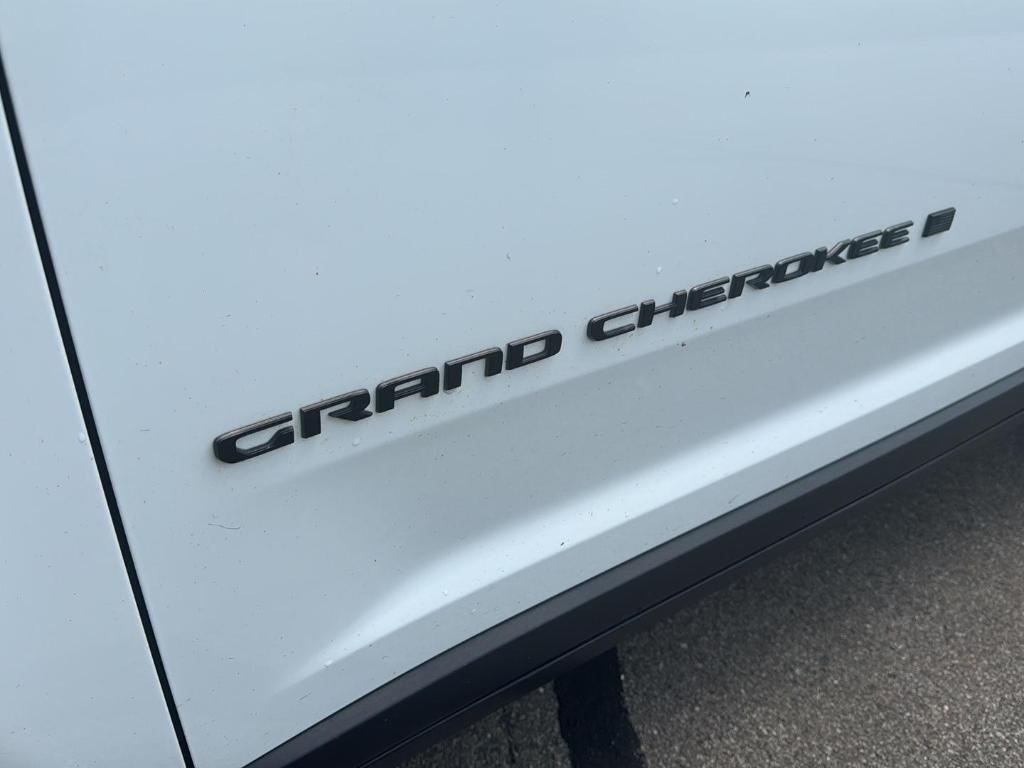 used 2022 Jeep Grand Cherokee car, priced at $32,827