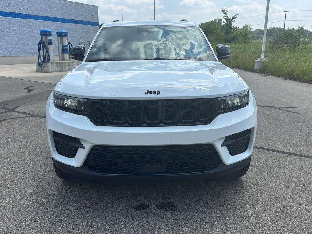 used 2022 Jeep Grand Cherokee car, priced at $32,827