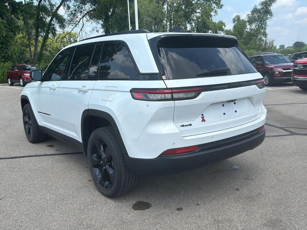 used 2022 Jeep Grand Cherokee car, priced at $32,827