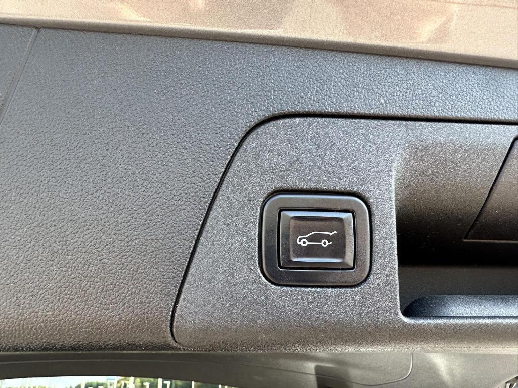 used 2022 Buick Envision car, priced at $19,818
