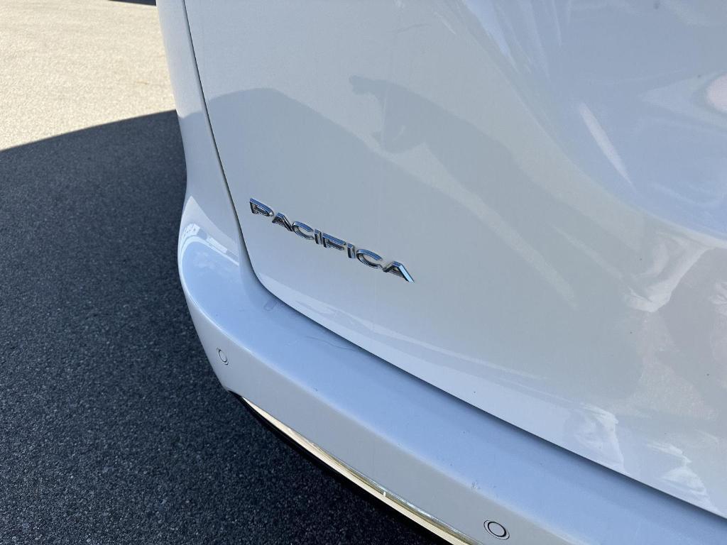 used 2019 Chrysler Pacifica car, priced at $18,789