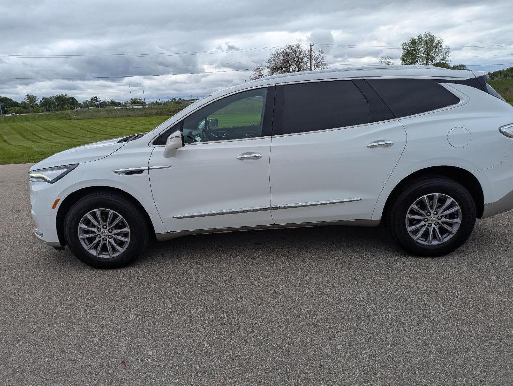 used 2024 Buick Enclave car, priced at $38,465