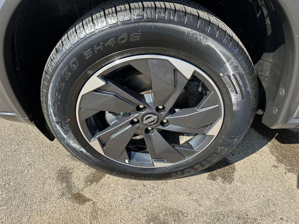 used 2024 Nissan Rogue car, priced at $22,956