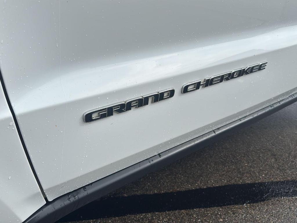 used 2021 Jeep Grand Cherokee car, priced at $22,977
