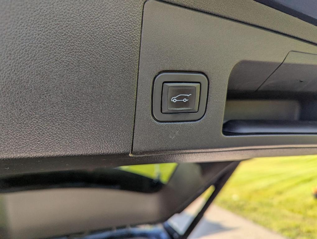 used 2019 Cadillac XT5 car, priced at $19,375