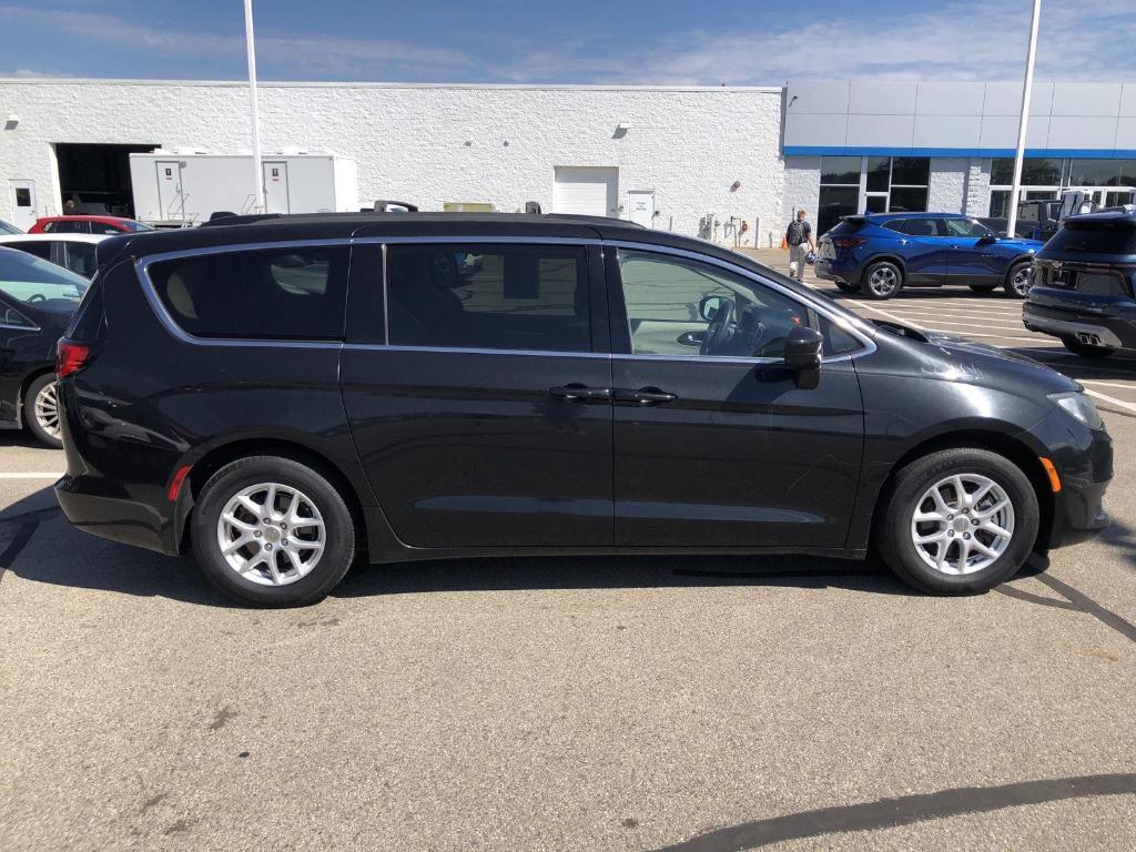 used 2017 Chrysler Pacifica car, priced at $10,449