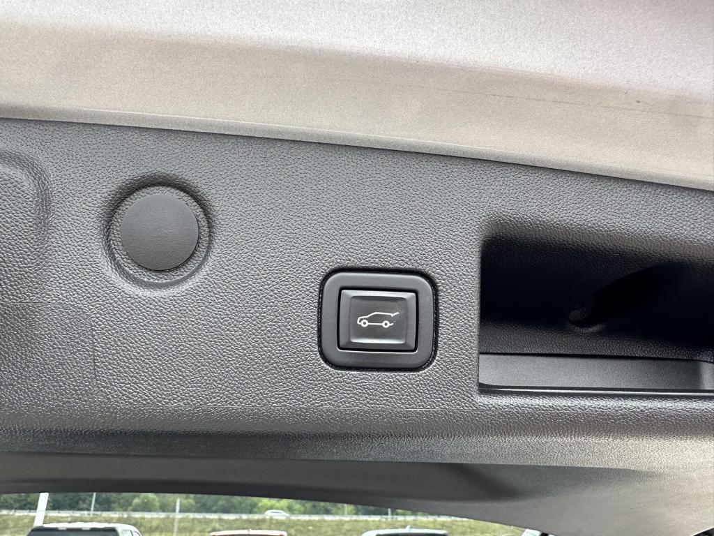 used 2022 Chevrolet Equinox car, priced at $20,985