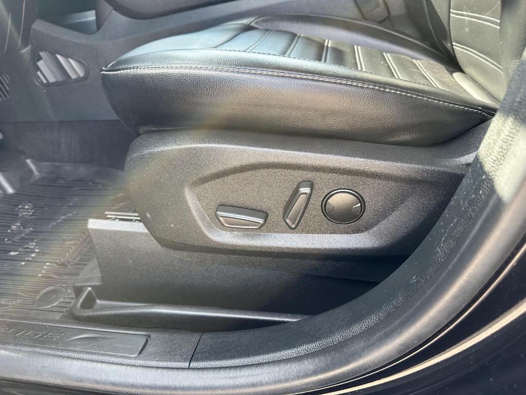used 2023 Ford Edge car, priced at $18,495