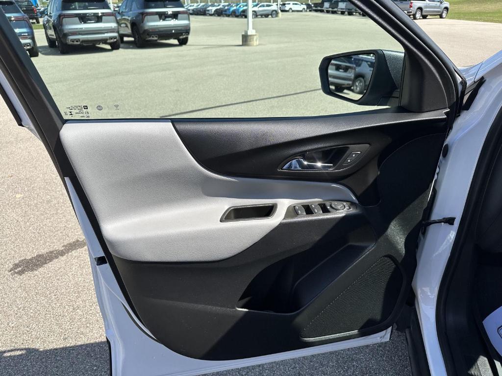 used 2023 Chevrolet Equinox car, priced at $21,318