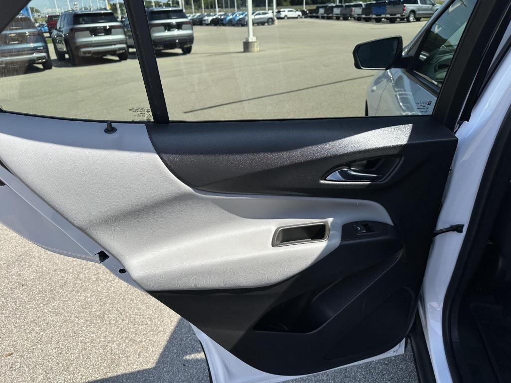 used 2023 Chevrolet Equinox car, priced at $21,318