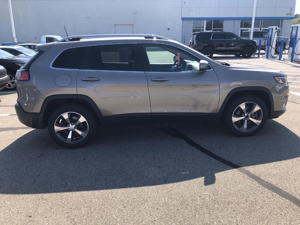 used 2019 Jeep Cherokee car, priced at $13,985