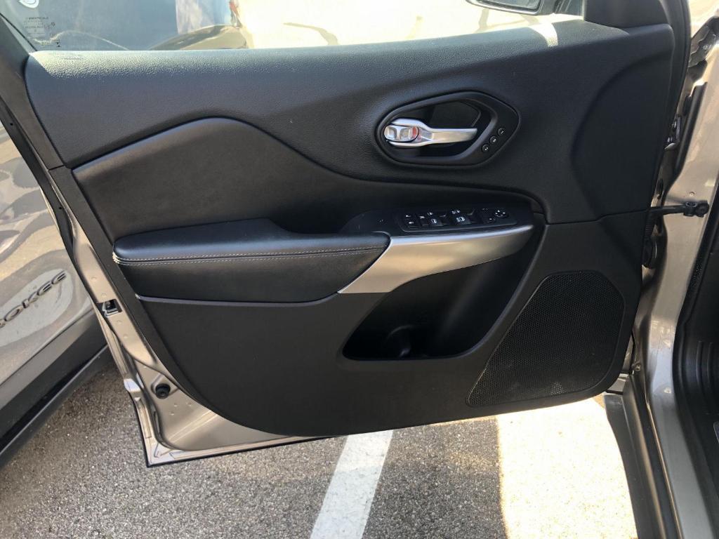 used 2019 Jeep Cherokee car, priced at $13,985