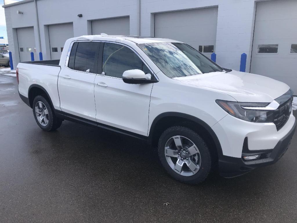 new 2025 Honda Ridgeline car, priced at $44,000