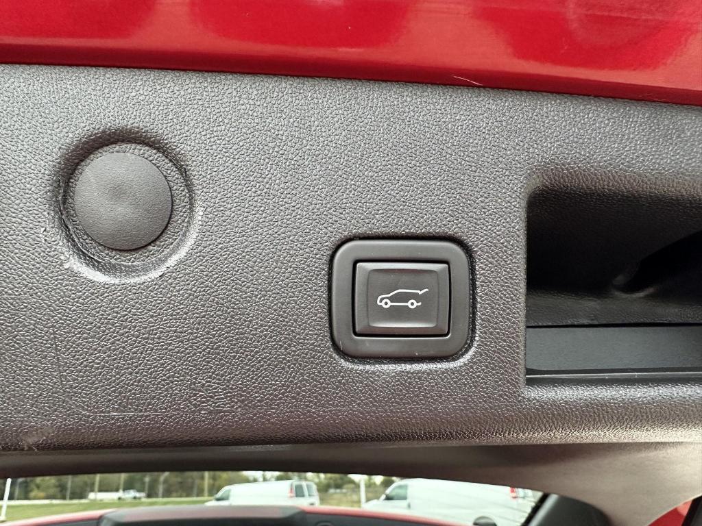 used 2023 Chevrolet Equinox car, priced at $22,439