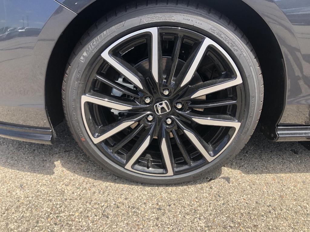 new 2025 Honda Accord Hybrid car
