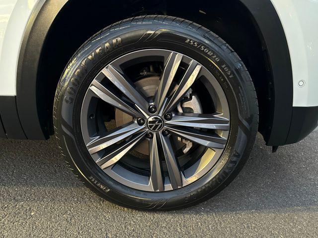 used 2021 Volkswagen Atlas Cross Sport car, priced at $32,999