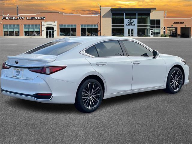 new 2025 Lexus ES 300h car, priced at $48,920