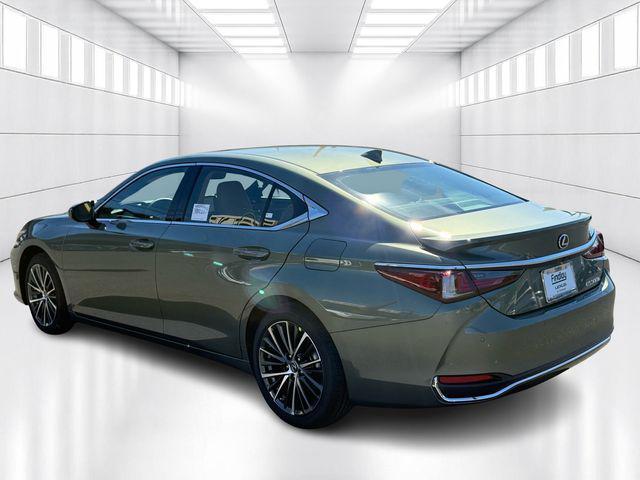new 2025 Lexus ES 300h car, priced at $47,691