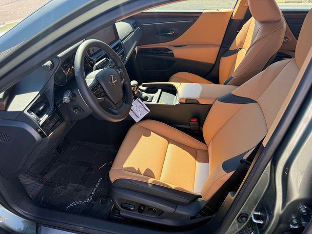 new 2025 Lexus ES 300h car, priced at $47,691