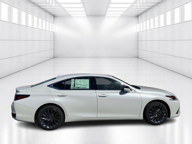 new 2025 Lexus ES 300h car, priced at $53,616