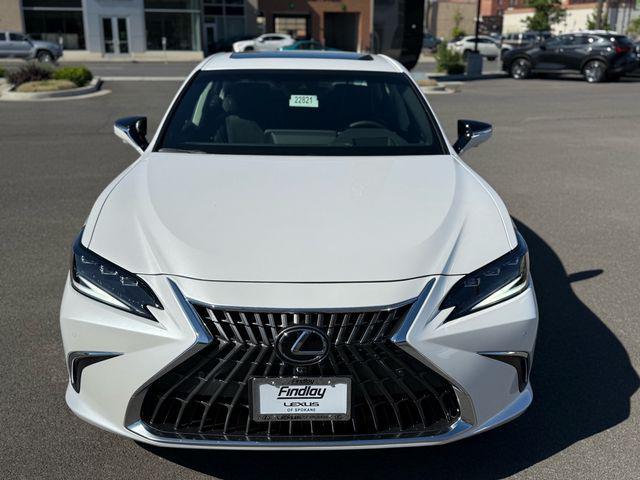 new 2025 Lexus ES 300h car, priced at $53,616
