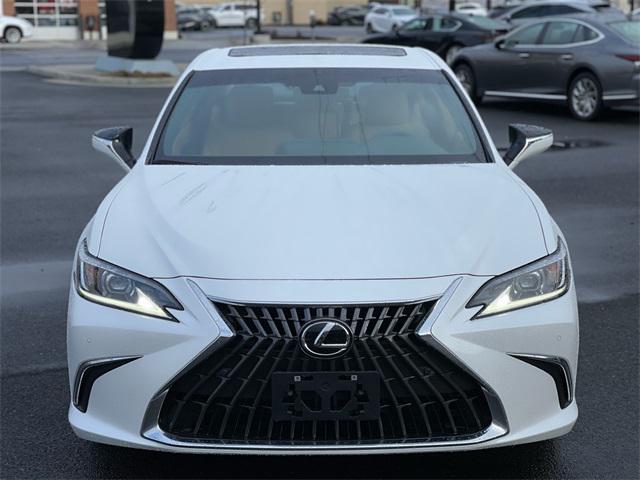 new 2025 Lexus ES 300h car, priced at $46,486